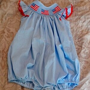 American flags bubble girls snapped in between